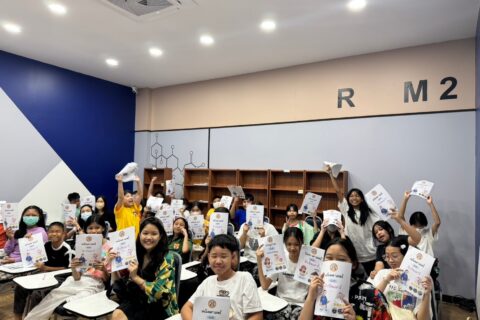 บรรยากาศการติวก่อนสอบปลายภาคเทอม1 ที่บ้านครูกำไร